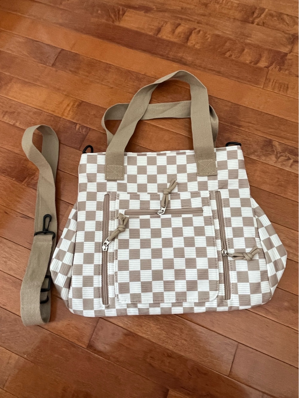 New Boutique Checker Board Tote